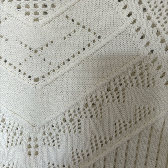White Crochet/knit top by the brand Hinge, size small - Picture 3 of 10